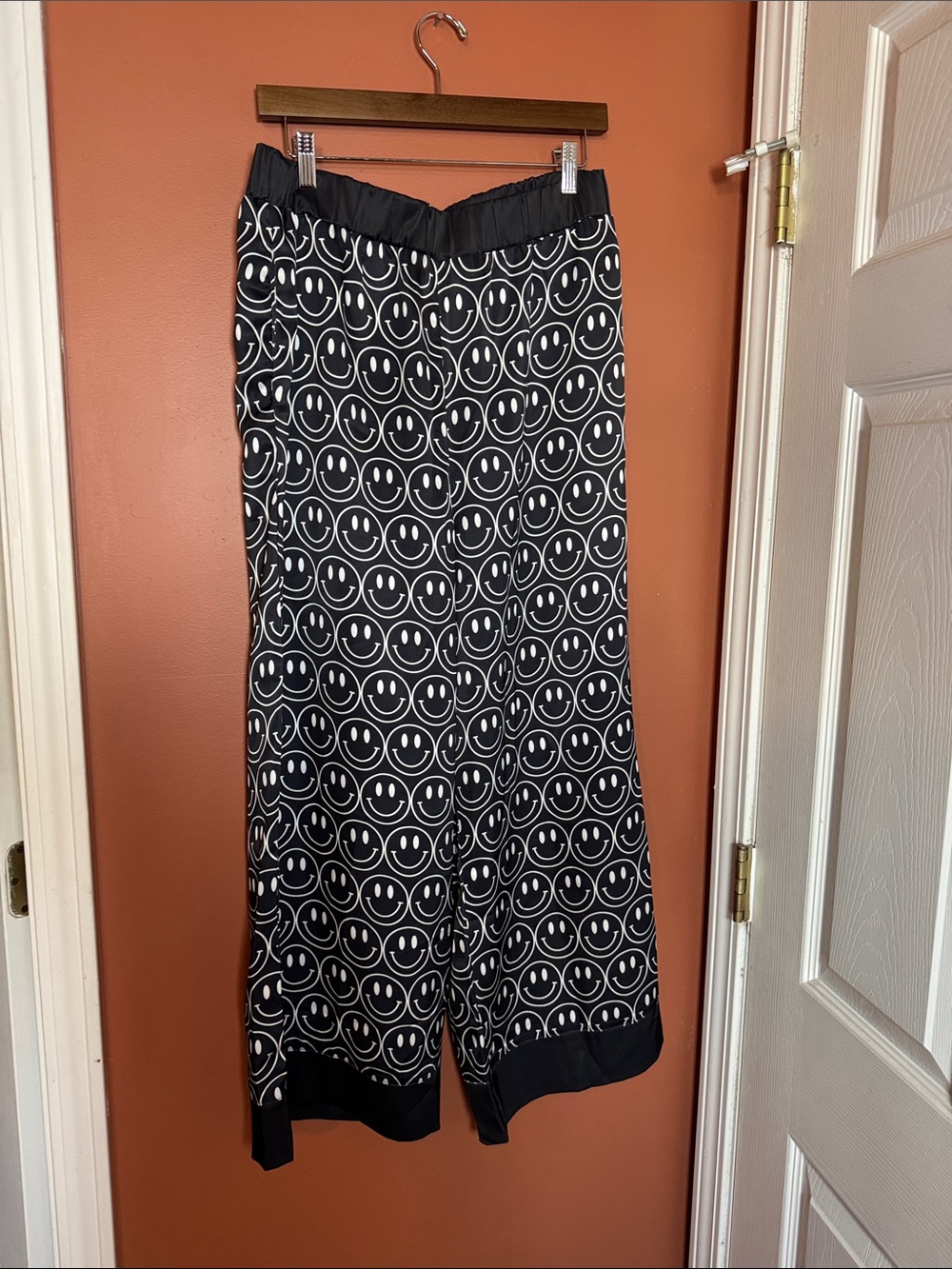 NWT EMYAVE Black Smile Print Wide Leg Pants